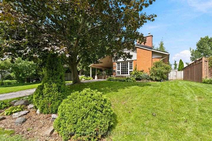 Property Photo:  45 Woodcroft Crescent  ON L3C 2H6 