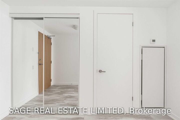 Property Photo: 38 Howard Park Avenue 720 ON M6R 0A7