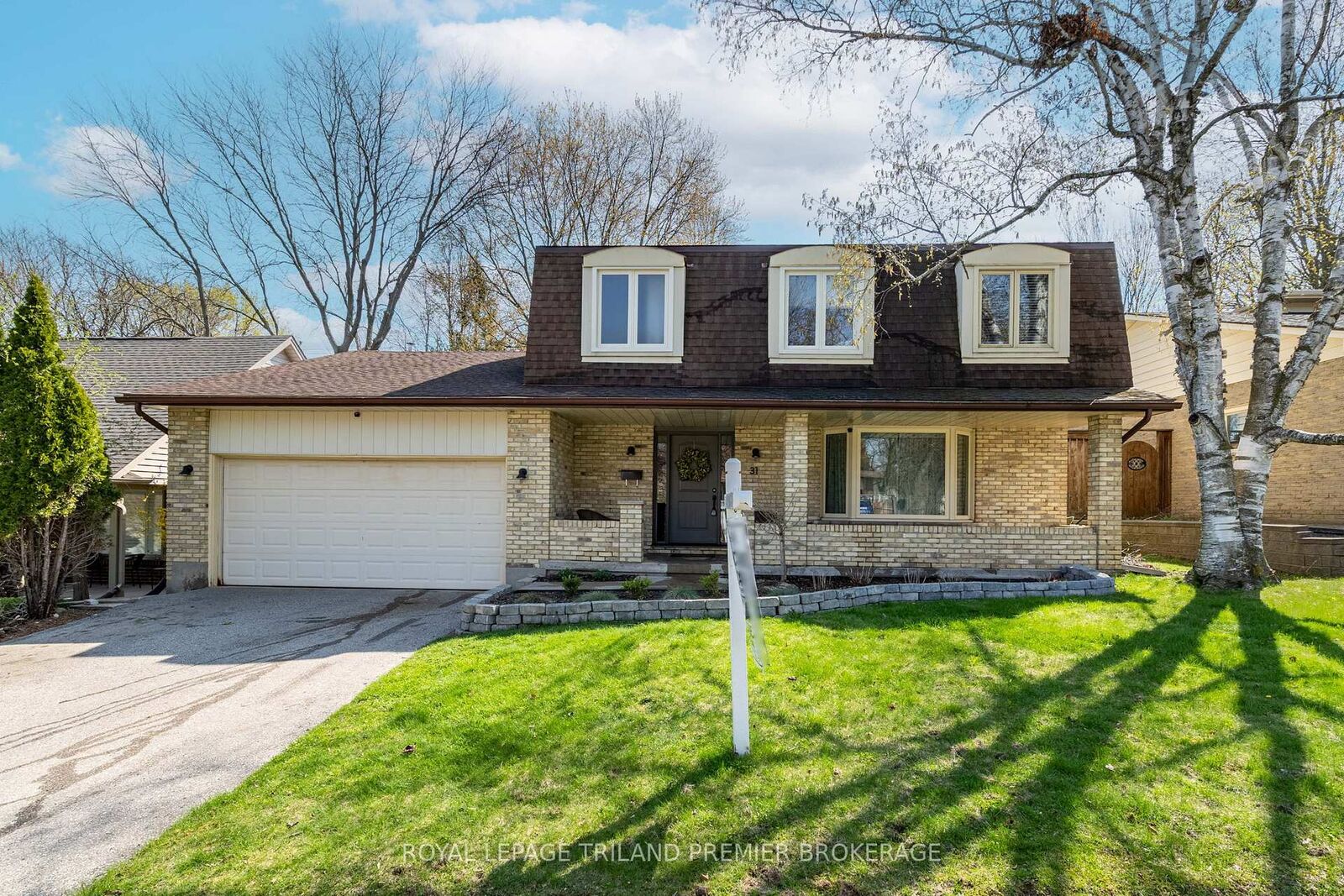 Property Photo:  31 Foxcroft Crescent  ON N6K 3A3 