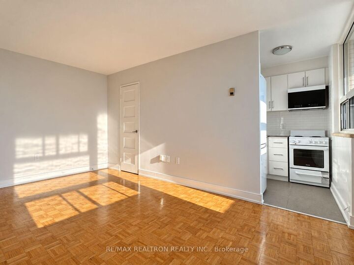 Property Photo:  1500 Bathurst Street 501  ON M5P 3L3 