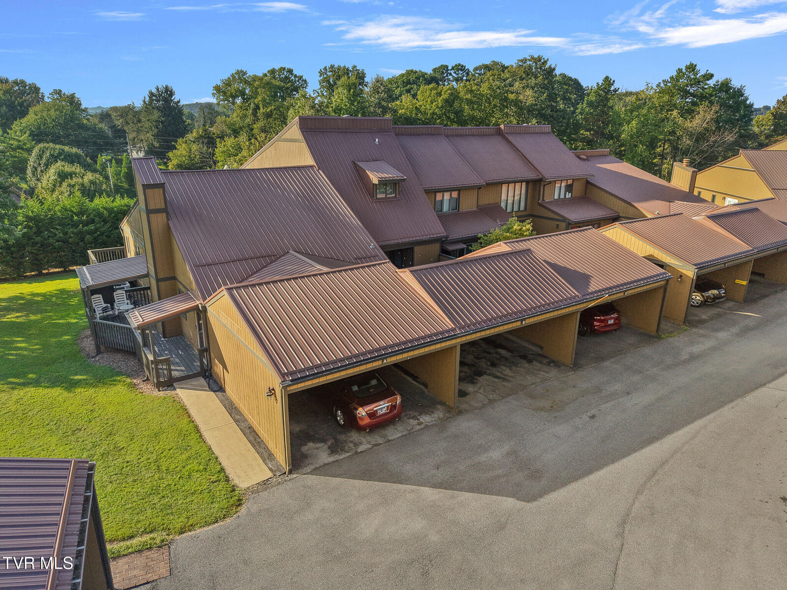 Property Photo:  516 Fleetwood Court  TN 37660 