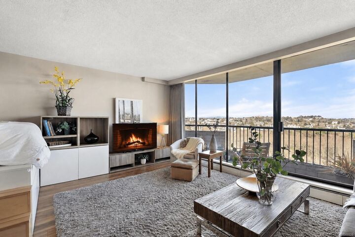 Property Photo: 620 Toronto St #1708 BC V8V 1P7