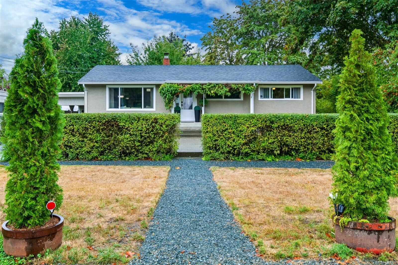 Property Photo:  4436 Elizabeth St  BC V9Y 6L3 