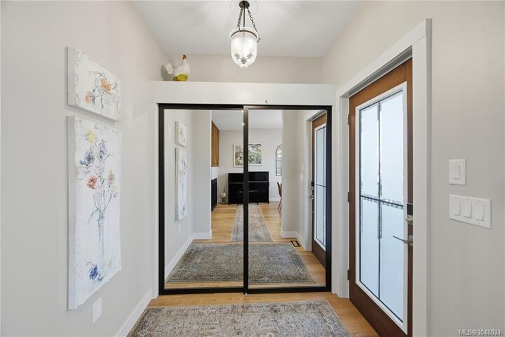 Property Photo:  525 Sumas St  BC V8T 4S4 
