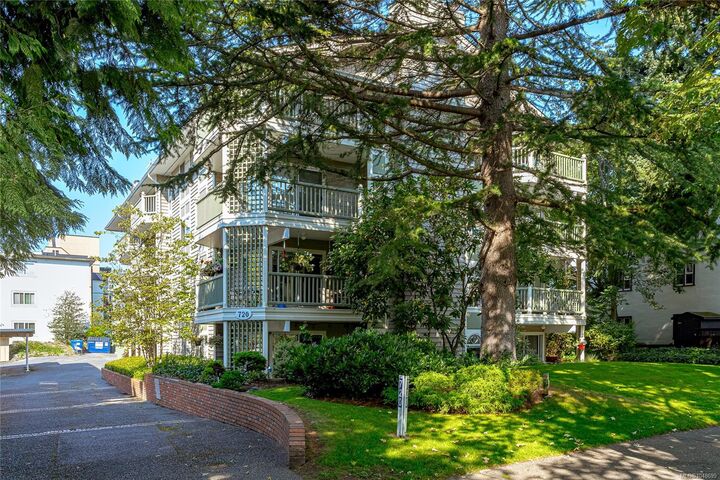 Property Photo: 720 Vancouver St #303 BC V8V 3V3