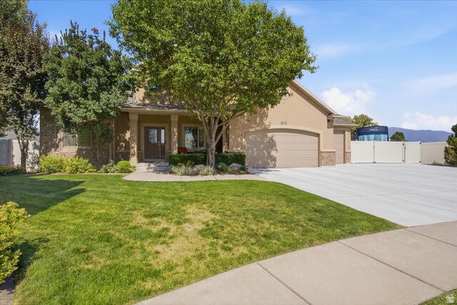 Property Photo: 2298 W 850 N UT 84041