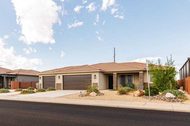 Property Photo: 331 N 2780 W UT 84737