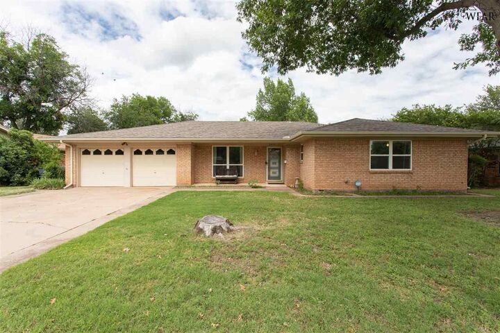 Property Photo: 2913 Radney Lane TX 76309
