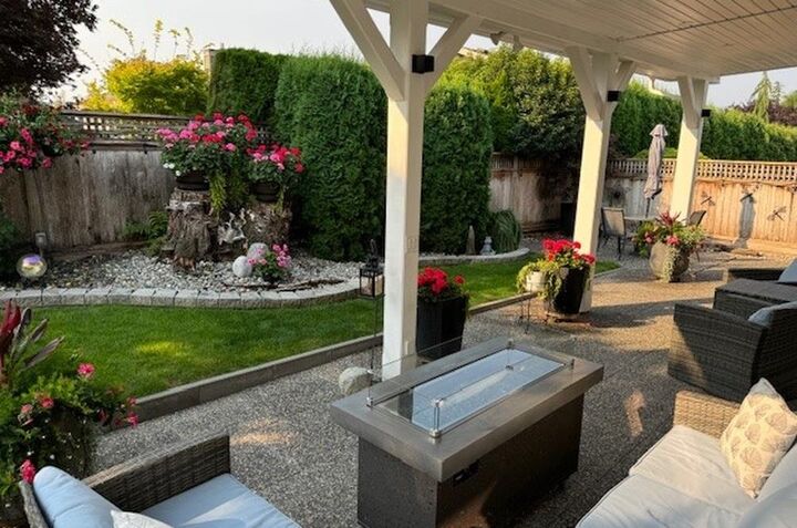 Property Photo:  31524 Sunnyside Crescent  BC V2T 4B3 