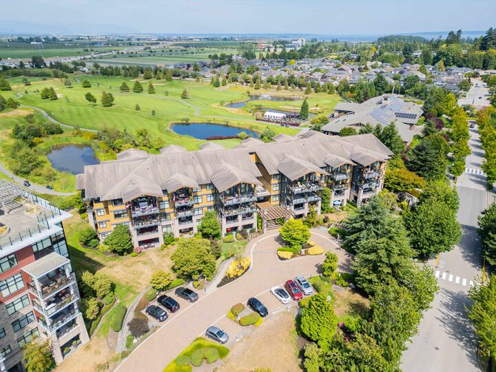 Property Photo: 5099 Springs Boulevard 301 BC V4M 0A2