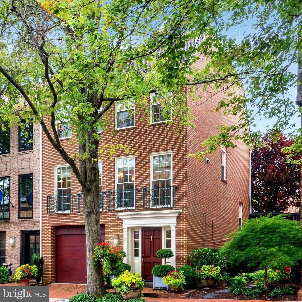 Property Photo:  112 Quay Street  VA 22314 
