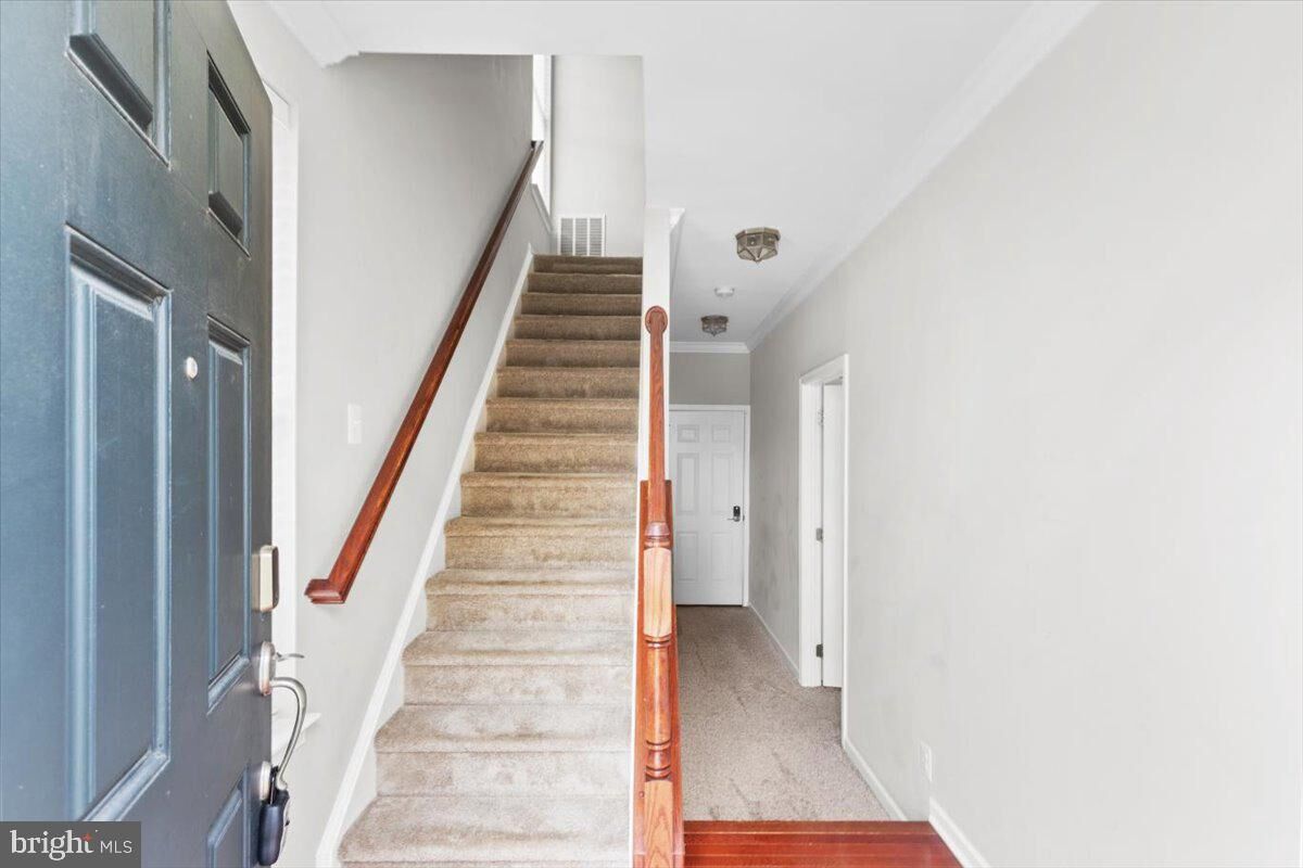 Property Photo: 25119 McBryde Terrace VA 20152