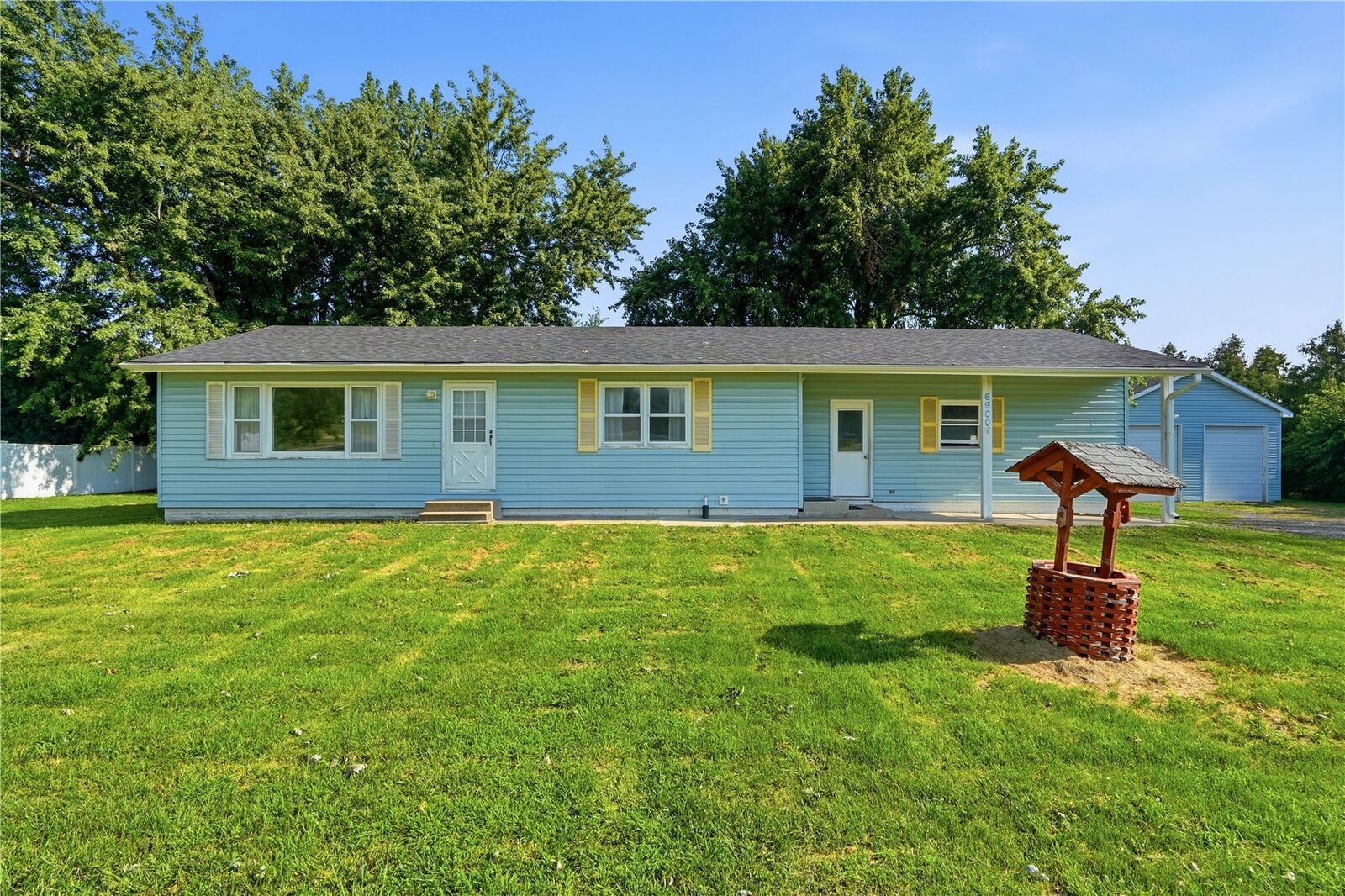 Property Photo:  6900 Williams Blvd  IA 52228 
