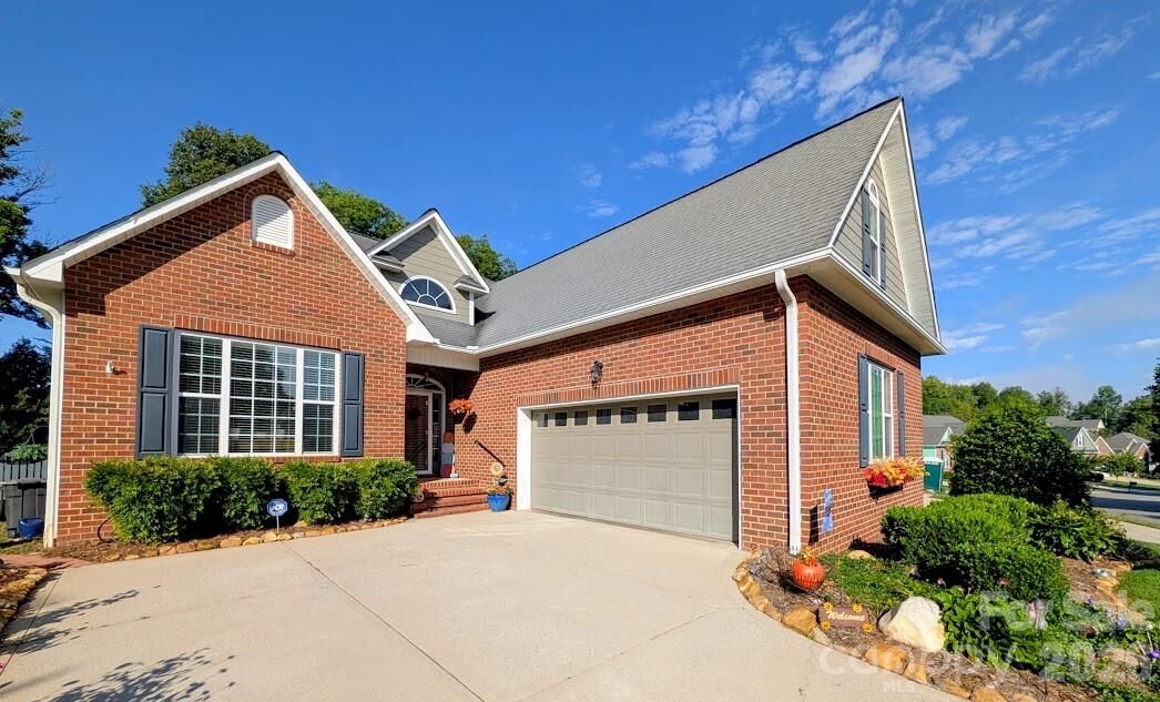 Property Photo:  103 Henrys Glen Drive  NC 28655 