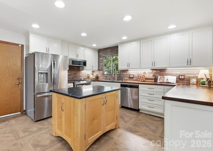 Property Photo: 872 Old Bell Road NC 28270