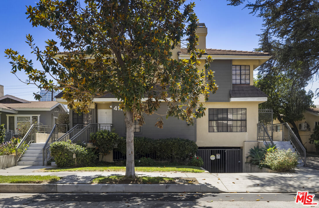 Property Photo: 412 W Dryden St, Unit 2 CA 91202