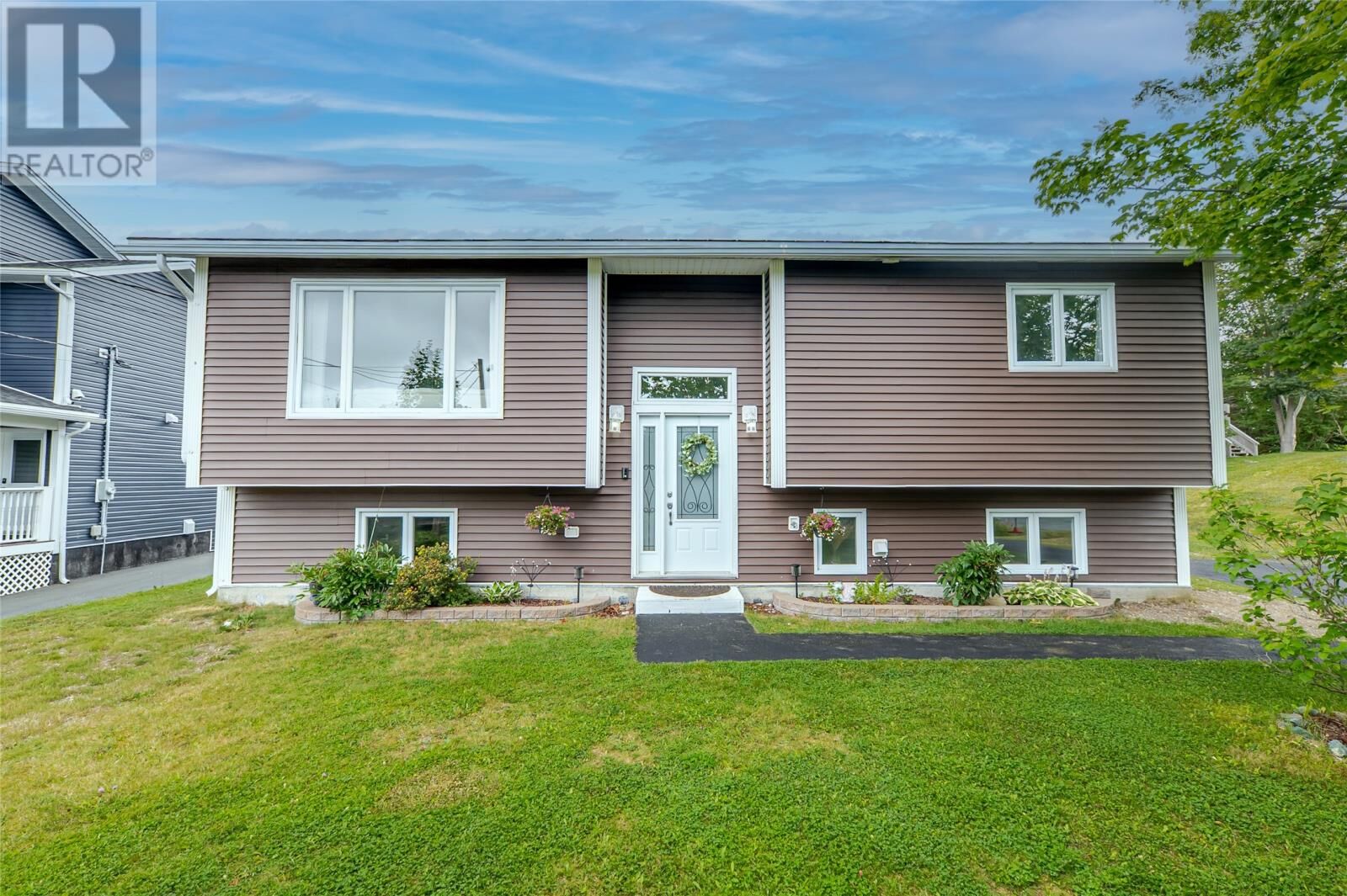 Property Photo:  33 Ursula Crescent  NL A1M 1G5 