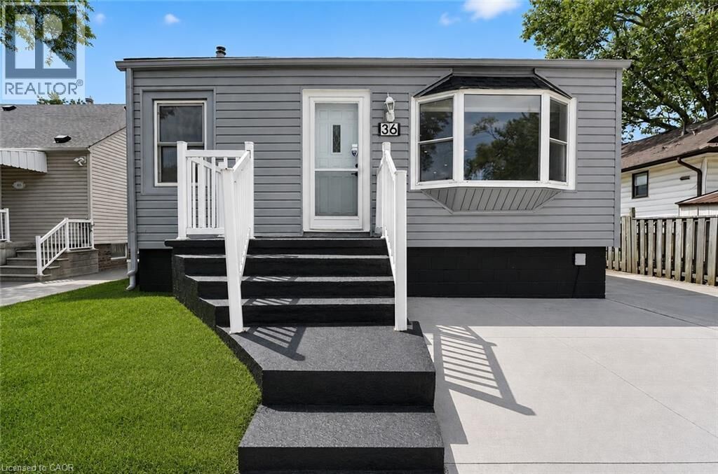 Property Photo:  36 Mahony Avenue  ON L8H 3C5 