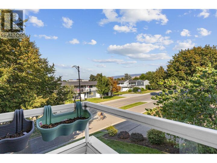 Property Photo: 727 Houghton Road 212 BC V1X 7J7