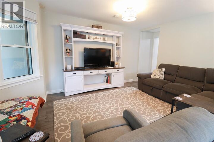 Property Photo:  438 Lyndoch Street  ON N0N 1G0 