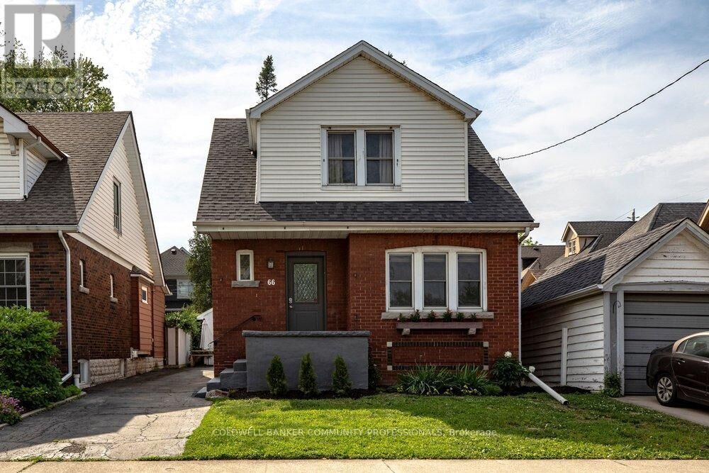 Property Photo:  66 Edgemont Street South  ON L8K 2H5 