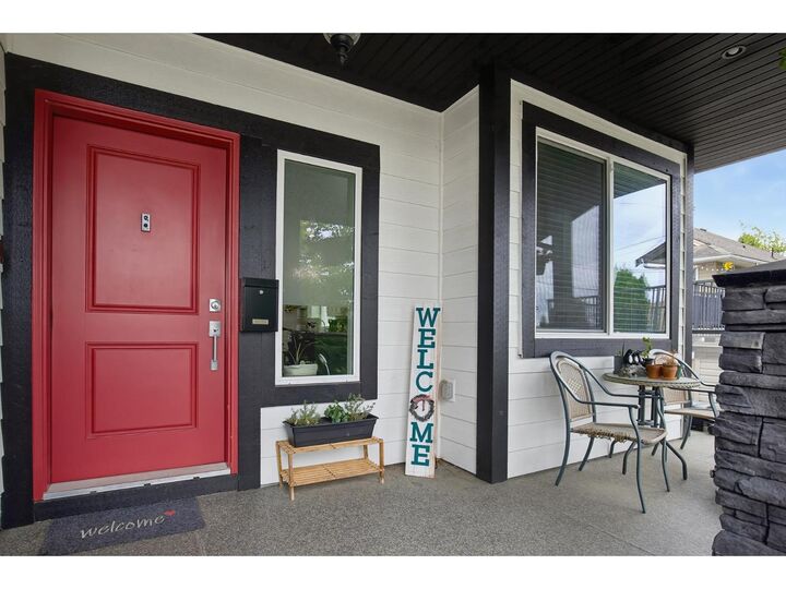 Property Photo:  33367 5th Avenue  BC V2V 1W2 