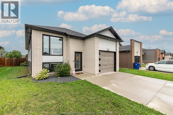 Property Photo: 198 Moonstone Crescent ON N7M 0S1