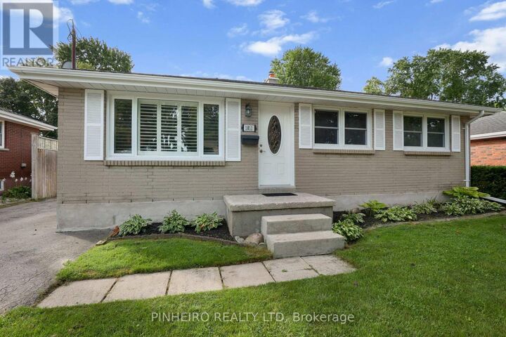 Property Photo: 1811 Whitehall Drive ON N5W 1Z2