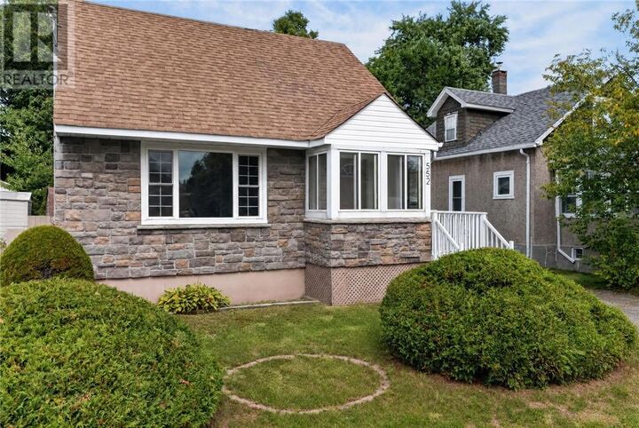 Property Photo:  552 Pine Street  ON P3C 1Y6 