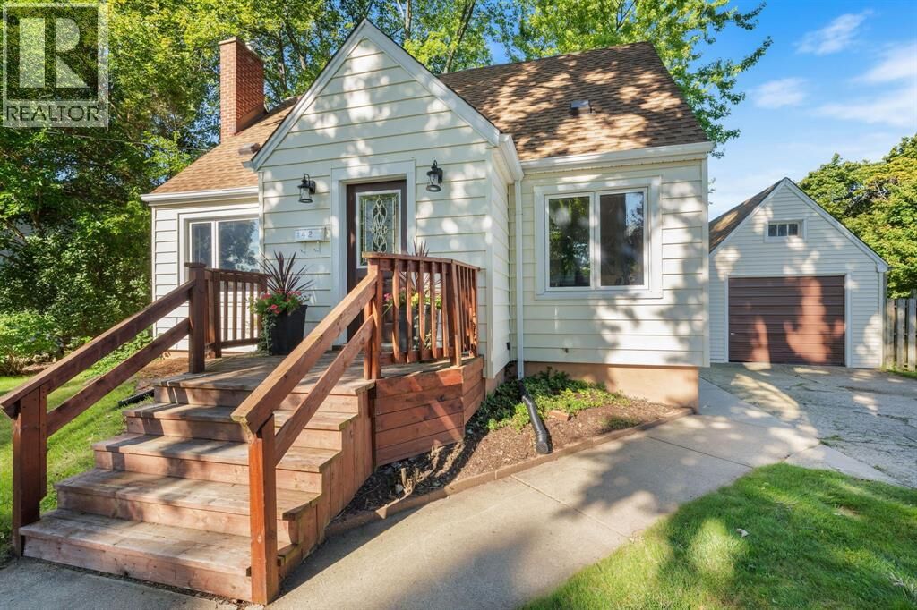 Property Photo:  1427 Egmond Drive  ON N7V 3H3 