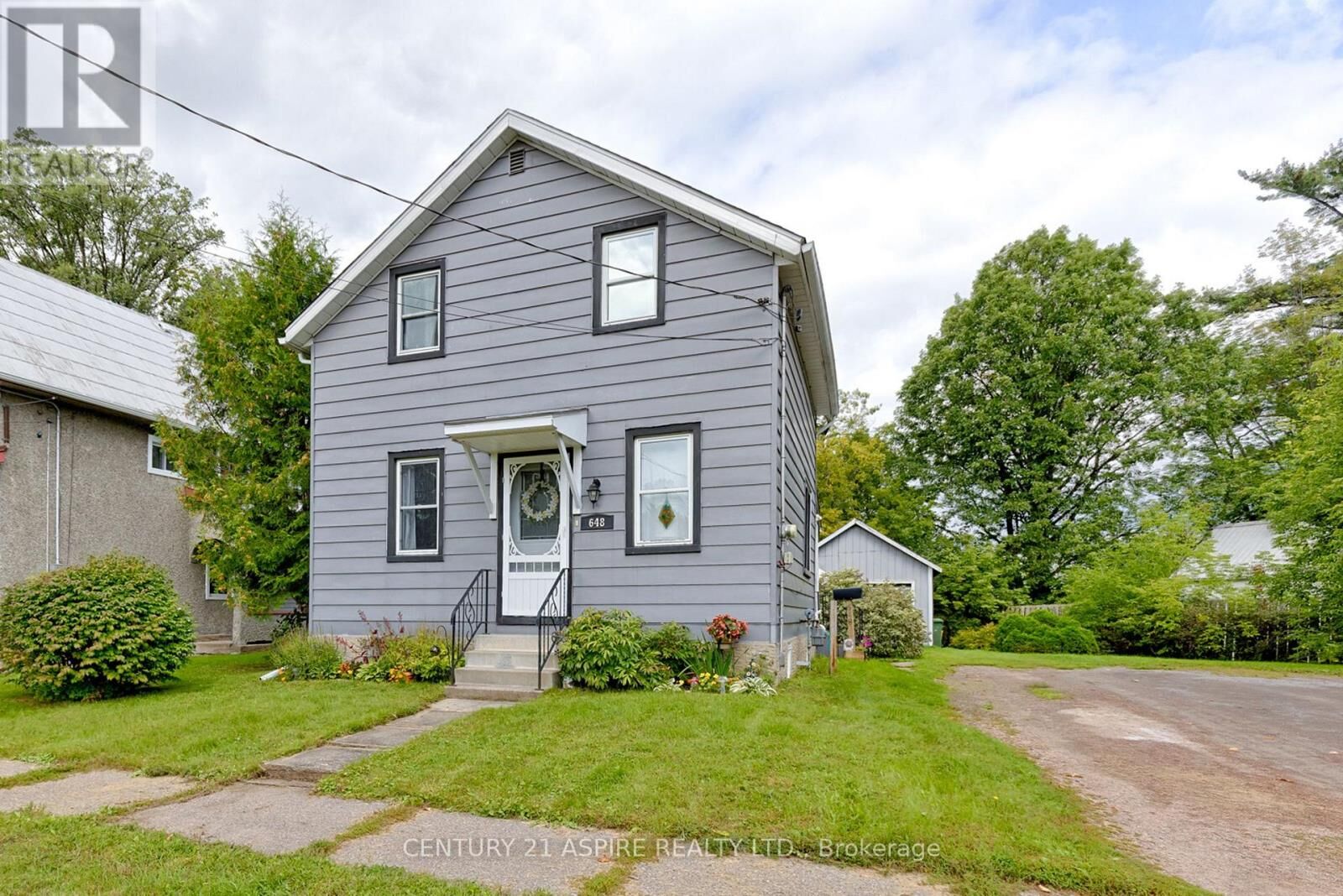 Property Photo:  648 Moffat Street  ON K8A 3Y1 