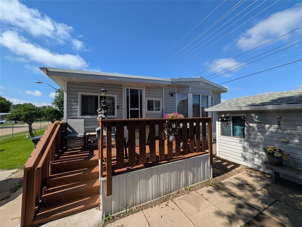 Property Photo: 706 Jordana Lane MB R7A 0A5