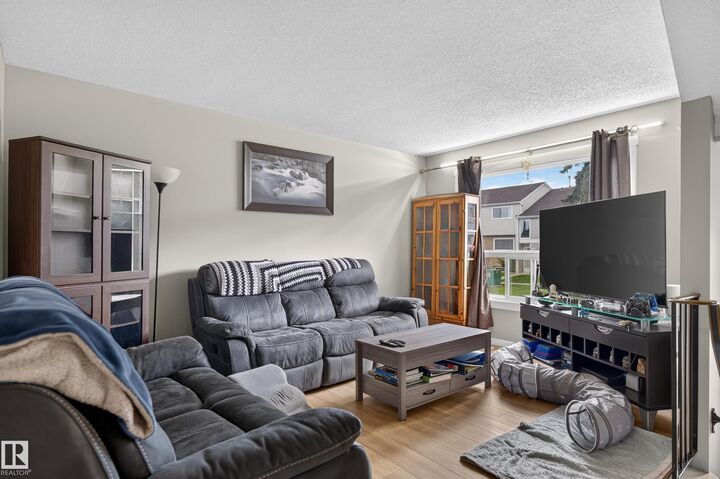 Property Photo:  18319 93 Avenue NW  AB T5T 1V2 