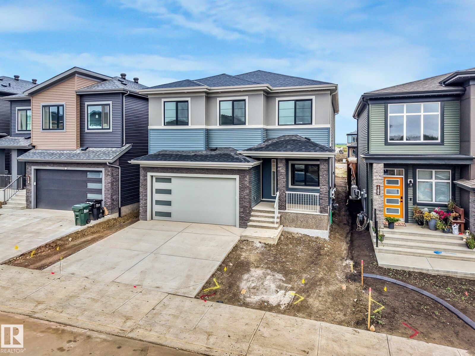 Property Photo:  182 Corral Circle  AB T8H 3B9 
