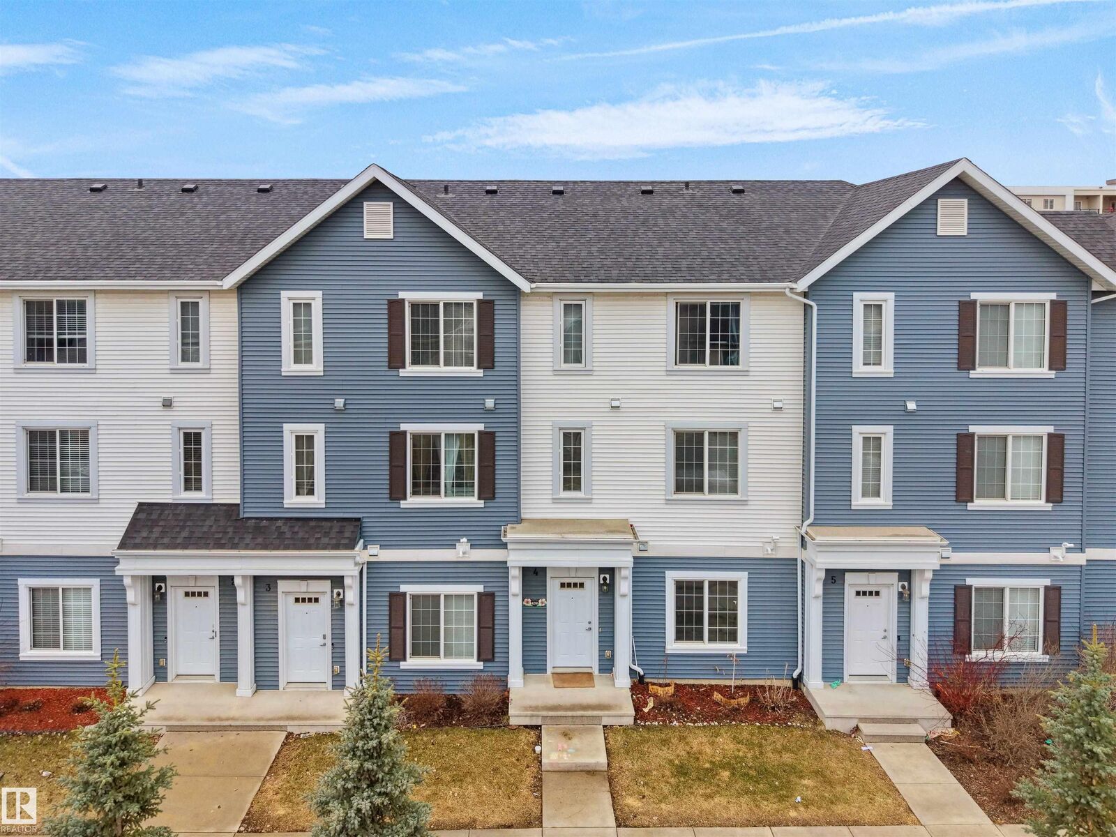 Property Photo:  735 Allard Boulevard SW 4  AB T6W 3W5 