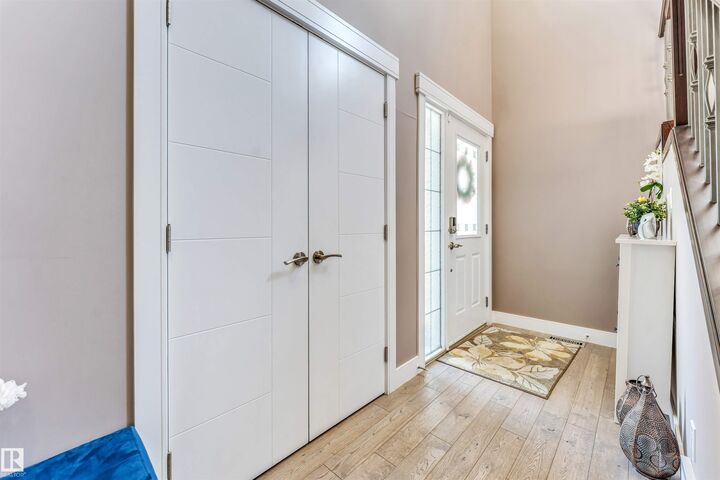 Property Photo:  3819 Claxton Close SW  AB T6W 1Y5 