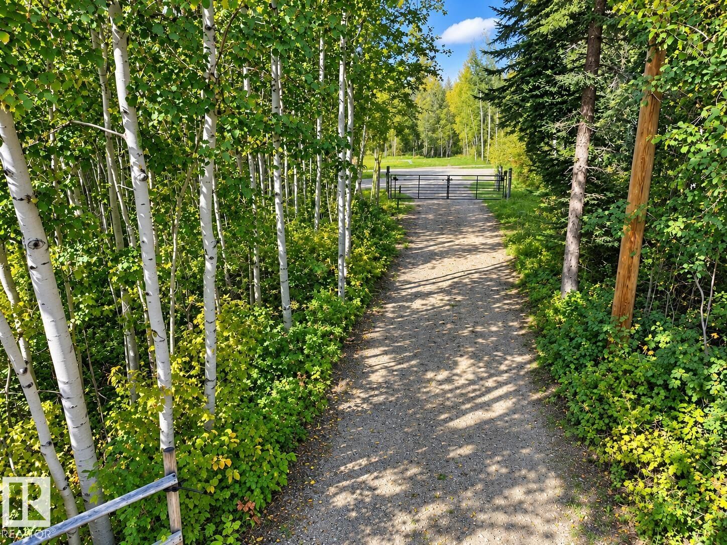 Property Photo:  21566 Twp Road 520  AB T8E 1E5 