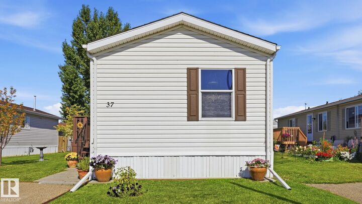 Property Photo:  37 Midland Road  AB T0C 1Z0 