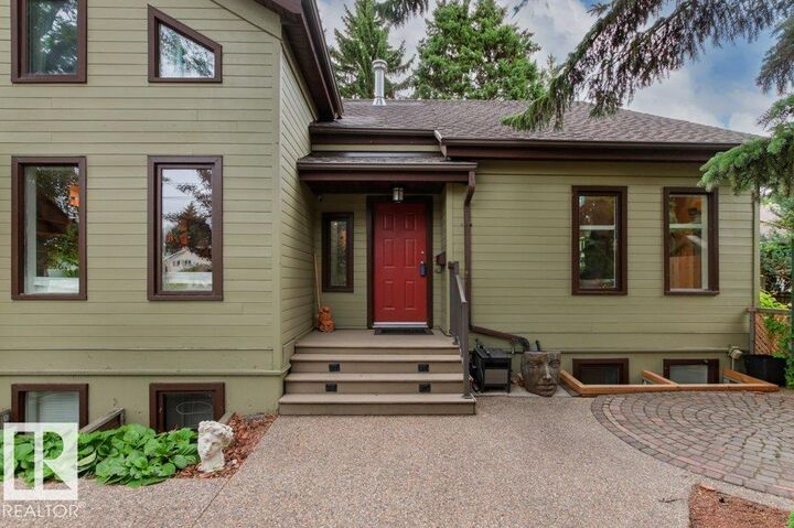 Property Photo:  5607 107 Street NW  AB T6H 2X6 