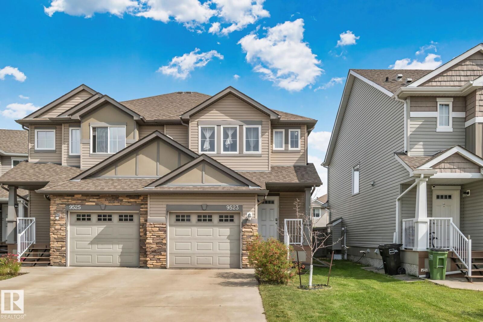 Property Photo:  9523 Simpson Crest NW  AB T6R 0T8 