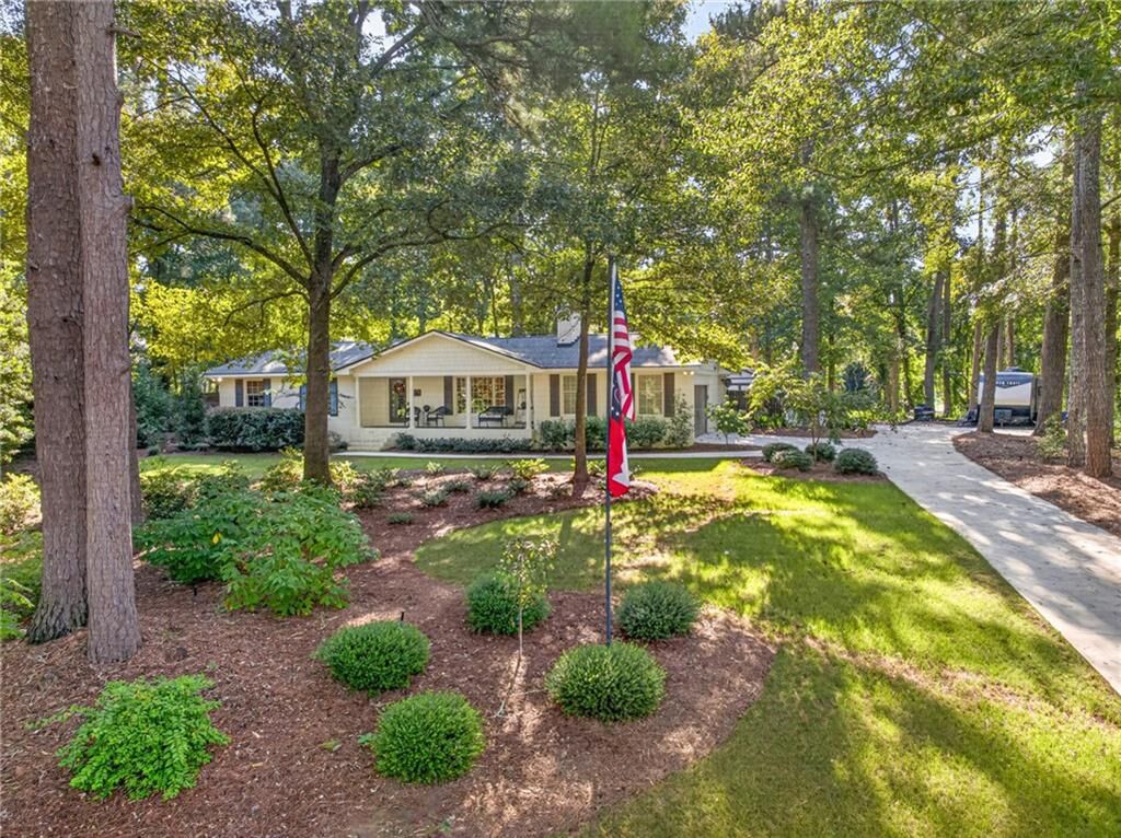 Property Photo: 190 Gatewood Place GA 30607