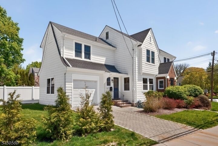 Property Photo:  909 Ridgewood Rd  NJ 07041 