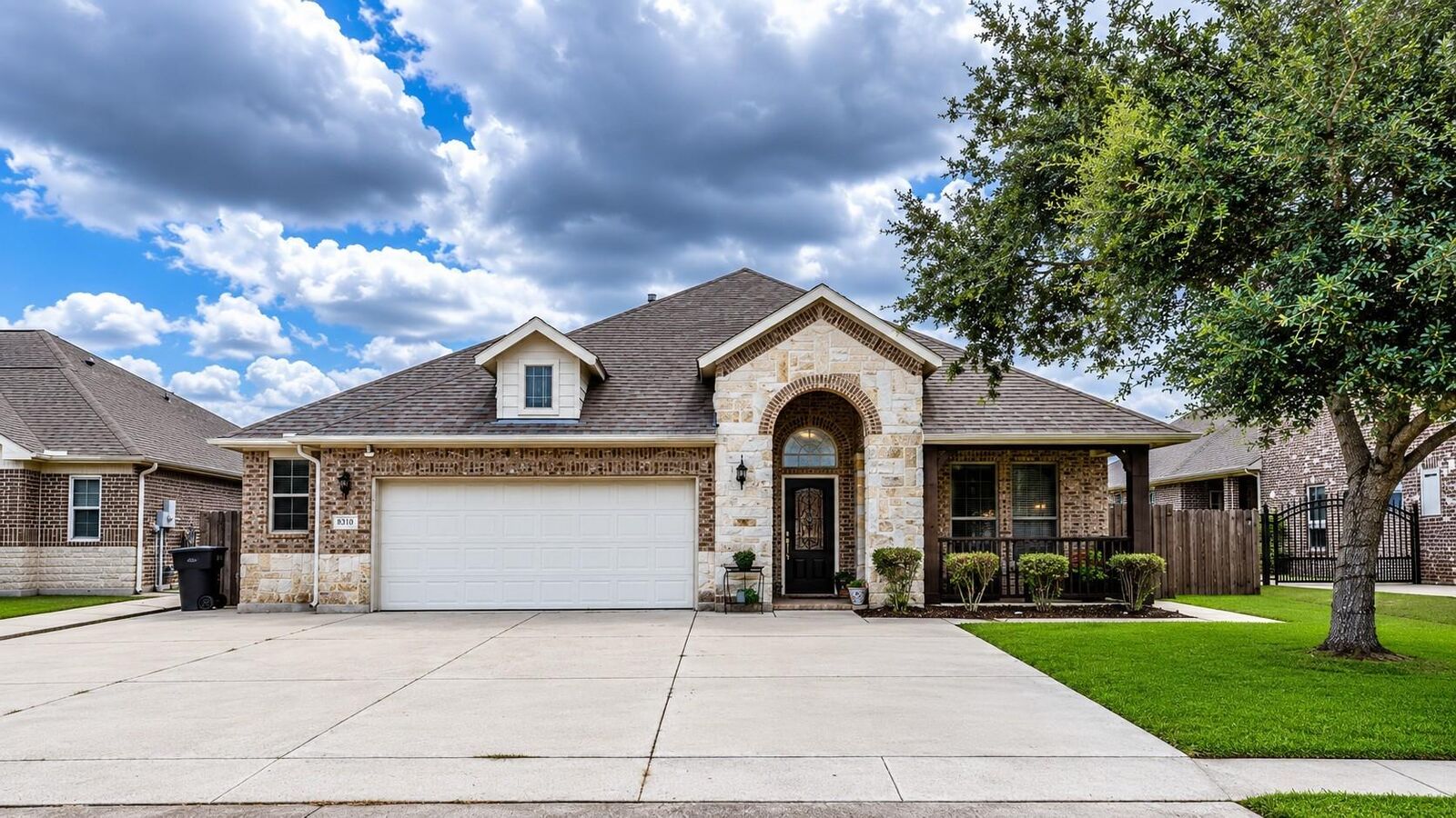 Property Photo: 8310 Lake Tahoe Dr Drive TX 77627