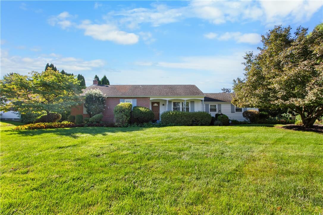 Property Photo:  2446 Oakdale Avenue  PA 18045 