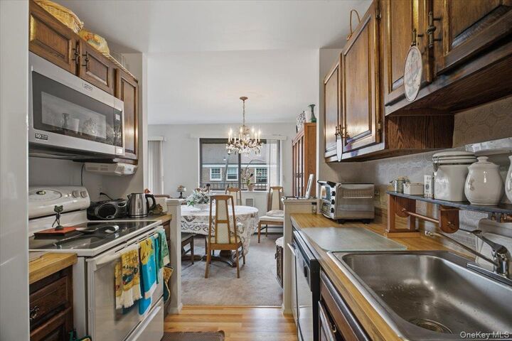 Property Photo:  107 N Broadway 205B  NY 10603 