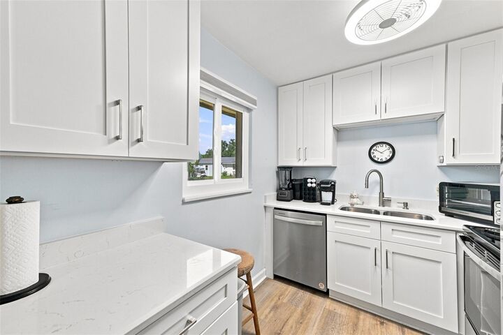 Property Photo:  205 Kings Boulevard 64  FL 33573 