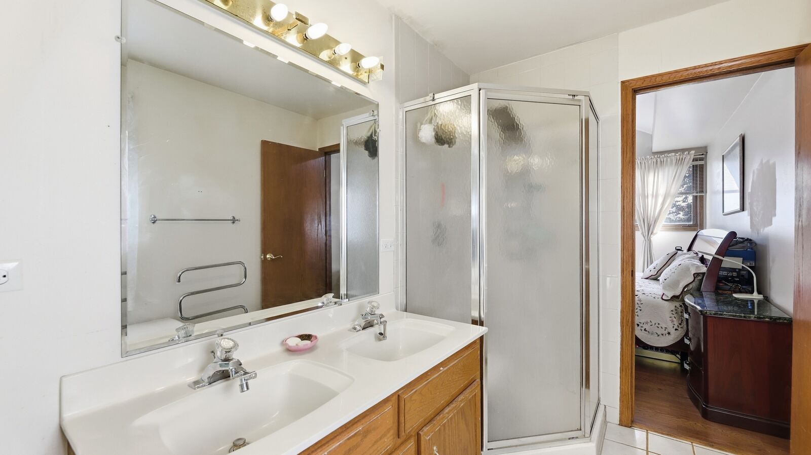 Property Photo:  1140 Crystal Avenue  IL 60516 
