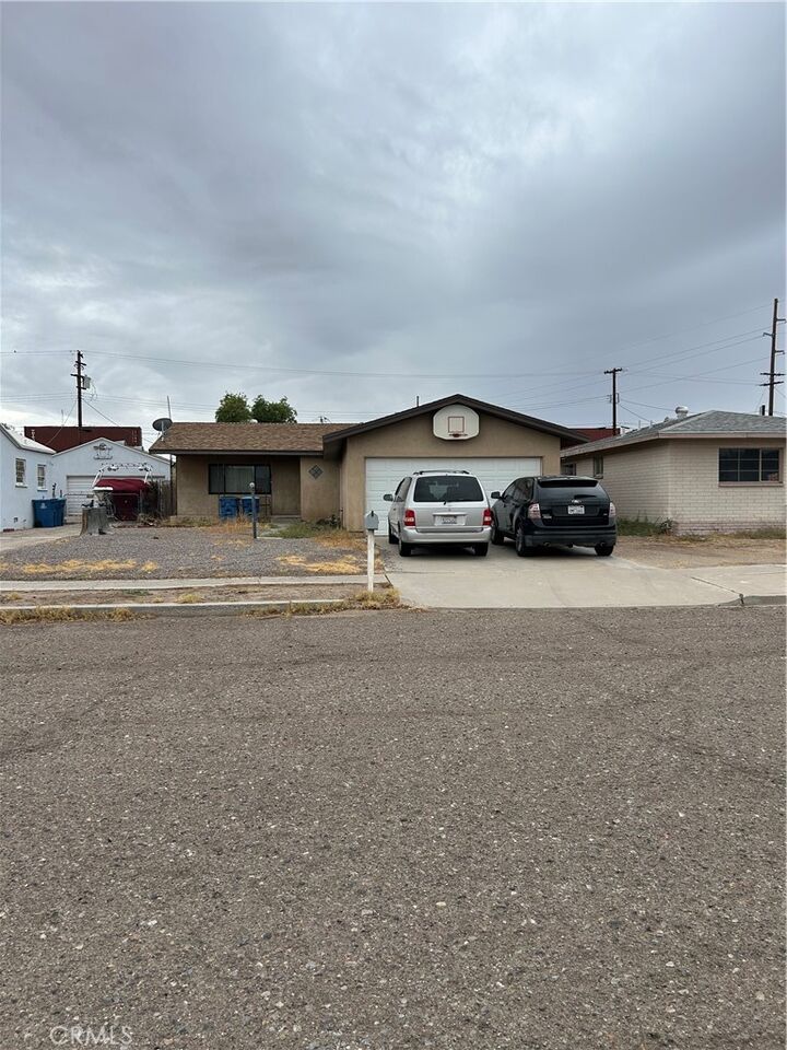 Property Photo: 555 California CA 92363