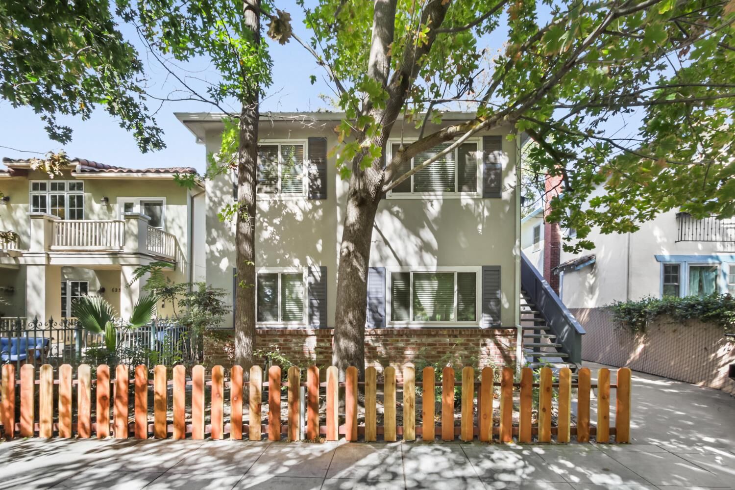 Property Photo: 627 T Street CA 95811