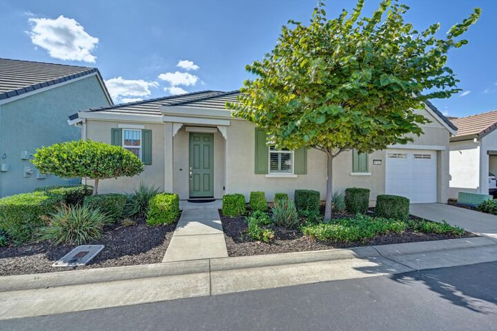 Property Photo: 9702 Dartwell Way CA 95829